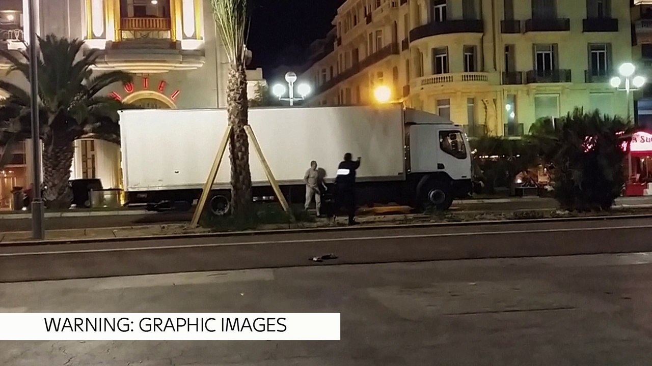 Fransa Nice'deki polisin çatışma anı görüntüleri ortaya çıktı