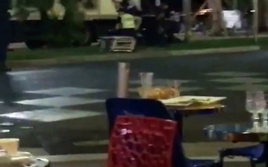 Attentat Nice - Qui est la personne qui se fait arrêter sur cette vidéo ?