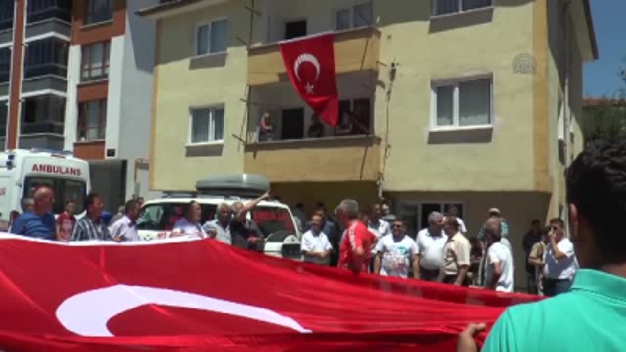 Vali Baruş, Şehit Polis Özen'in Ailesine Başsağlığı Ziyaretinde Bulundu