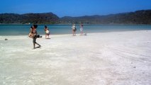 Vacanze Nudiste a Pantelleria - visita al lago di Lo Specchio di Venere