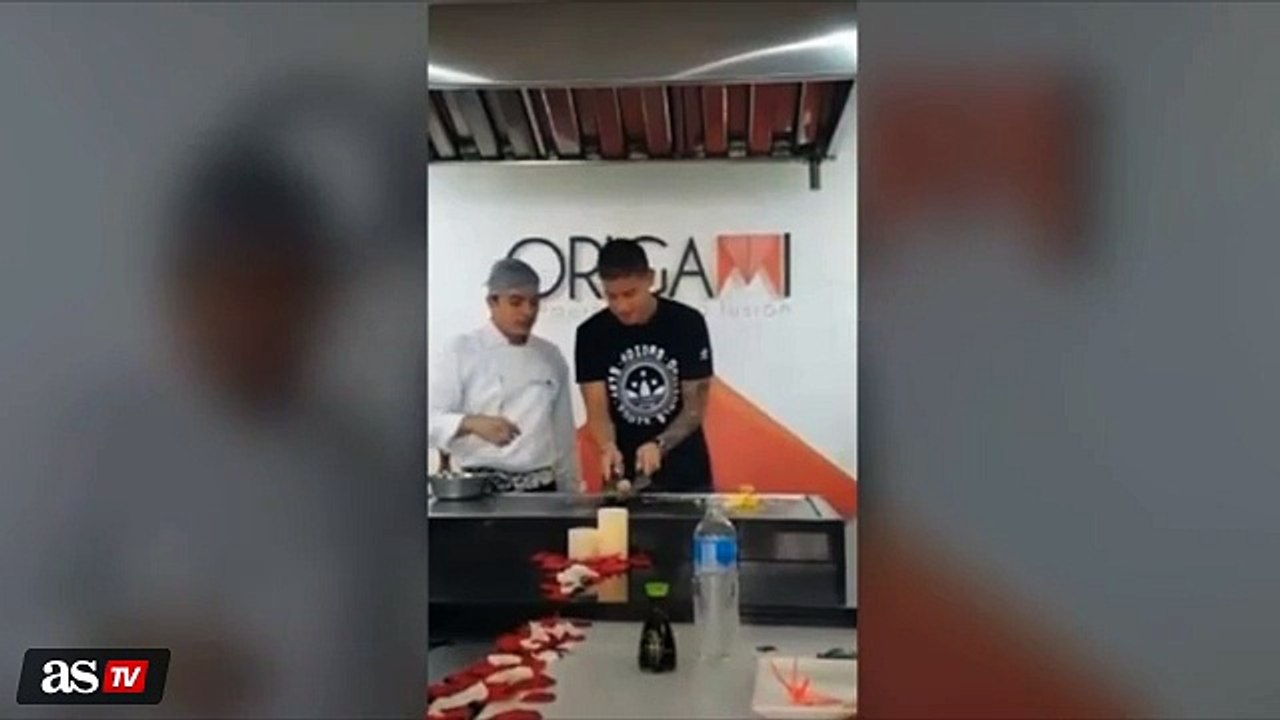 El chef James muestra