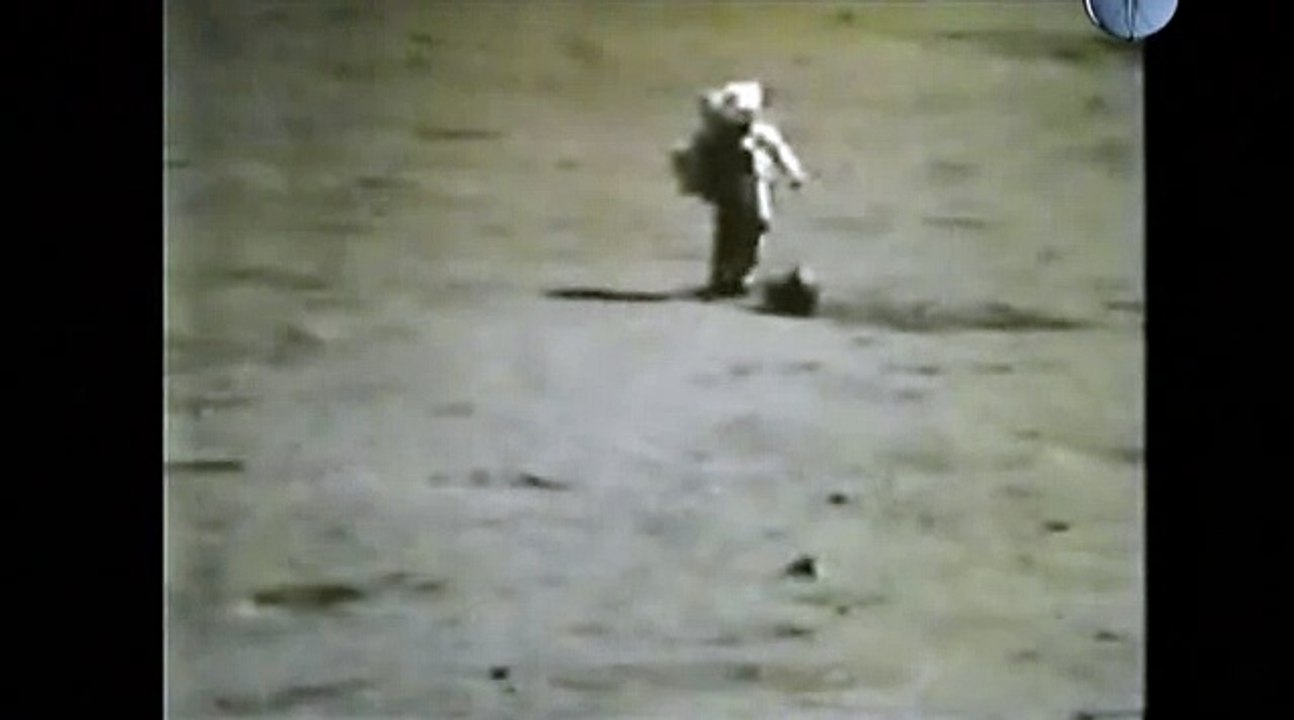 Soccer on the Moon (14.12.1972) Apollo 17 (USA)