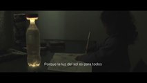 Suli, un dispositivo que convierte una botella en una lámpara solar