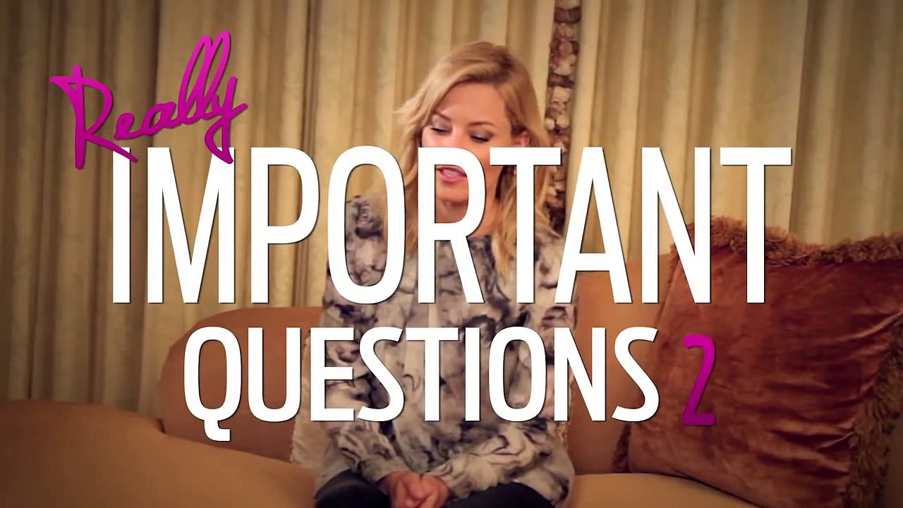 Really Important Questions with Elizabeth Banks  Ice Cream Vs. Cheesecake