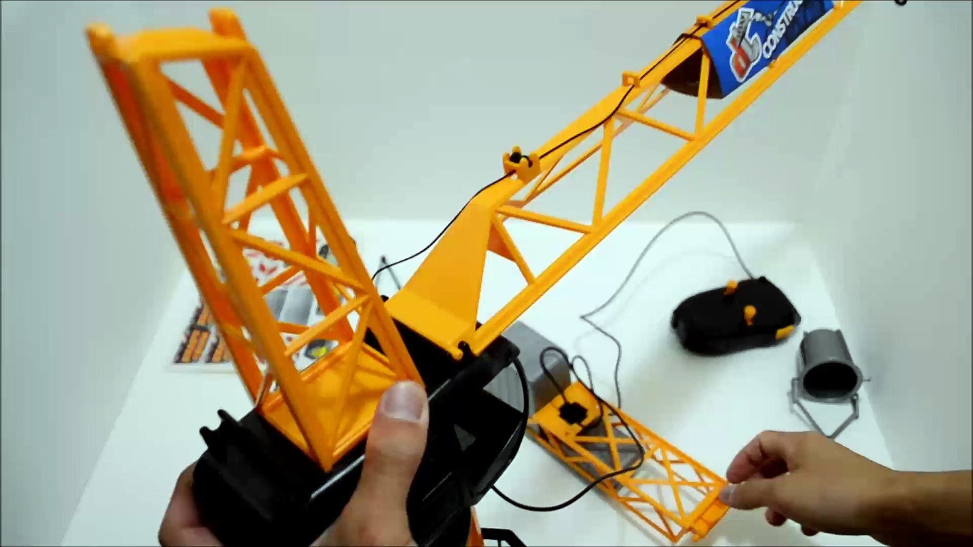Dickie Toys 48" and 40" Mega Crane Truck Vehicle Playset Review Testing  GIANT WORLD - video Dailymotion