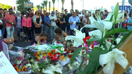 Une centaine de Niçois sur les lieux du drame pour se recueillir