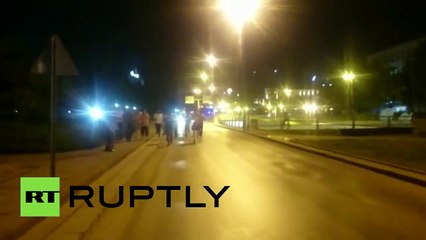 Premières images de la Turquie - les gens courent en panique