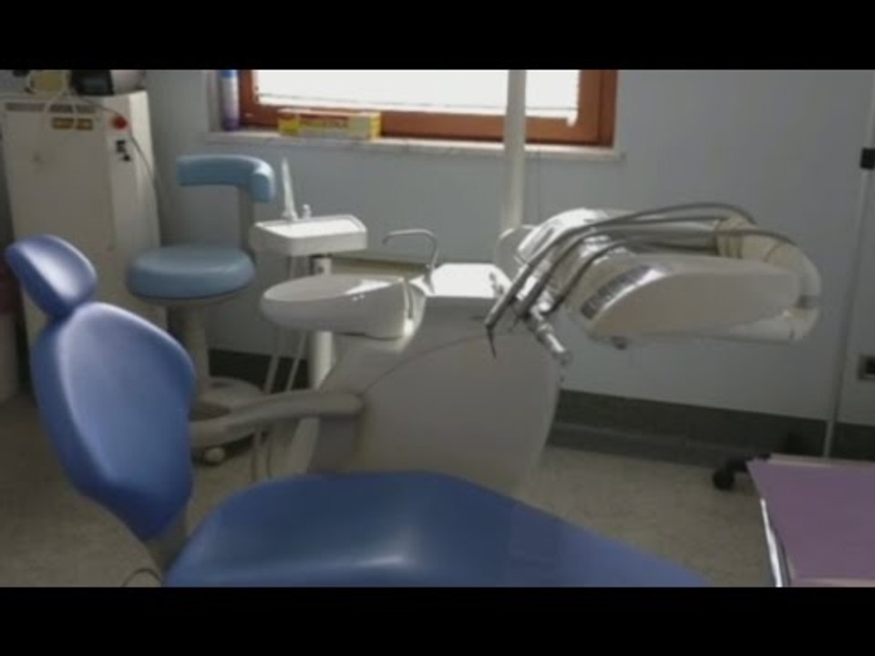 Ronchi dei Legionari (GO) - Sequestrato studio dentistico con falsi odontoiatri (15.07.16)