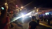 Des partisans d'Erdogan bloquent les chars d'assaut des putschistes dans le district d'Üsküdar (Istanbul)