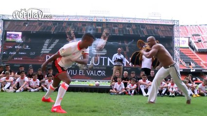 Valence - Nani fait une démo de Capoeira
