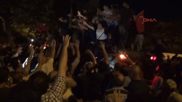 Vatan Caddesinde Askerlerin Silahları Alındı