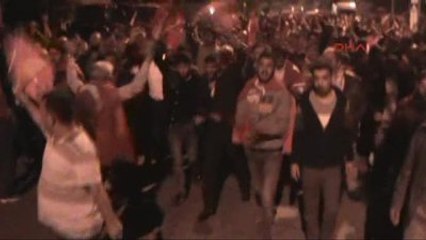 Doğu'da Halk Sokağa Döküldü