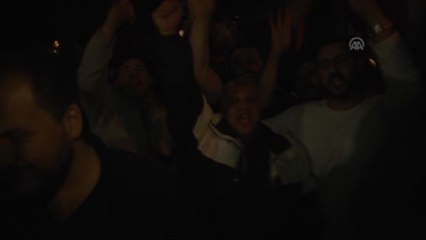 Berlin'de Yaşayan Türk Vatandaşları, Darbe Girişimine Tepki Gösterdi