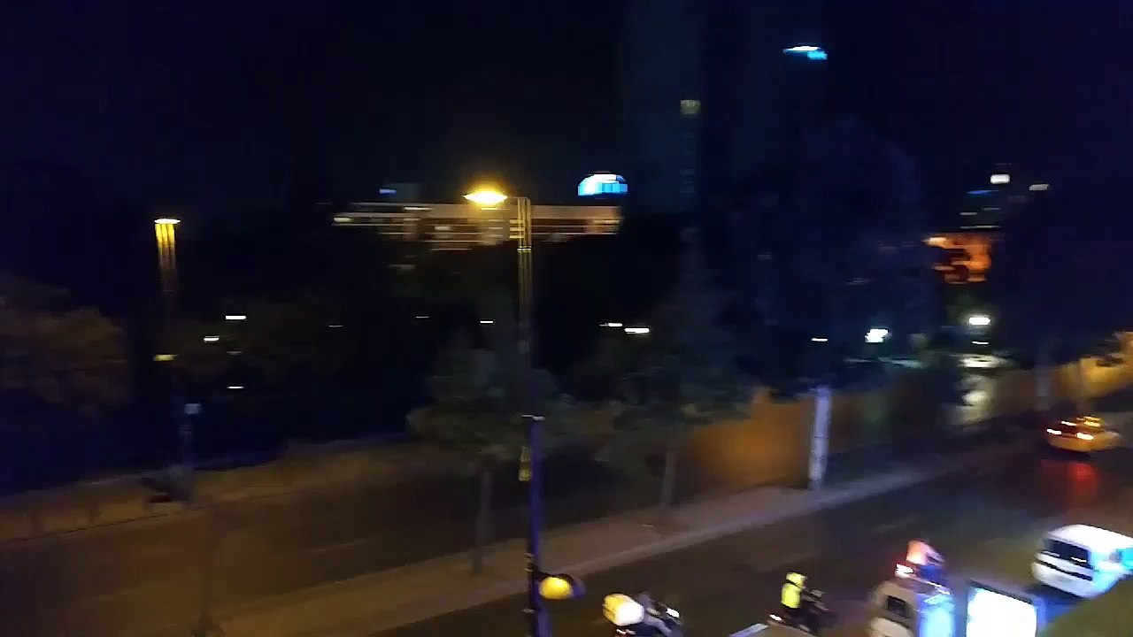 Türkiye 16 Temmuz Darbe Polis ile Asker Arasında Silahlı Çatışma Sivillerde Var - İstanbul Harbiye
