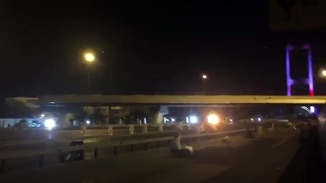 İstanbul Boğaziçi Köprüsünde Asker Ateş Açtı 16 Temmuz Türkiye Darbe İlk Görüntüler TSK Darbesi