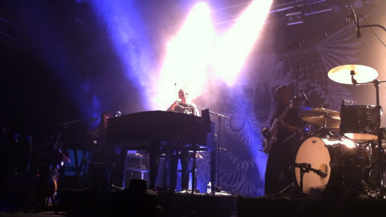 Yael Naim, Chauffer dans la noirceur