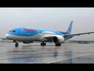 Napoli - Thomson Boeing 787 "Dreamliner", il gigante dei cieli atterra a Capodichino (15.07.16)
