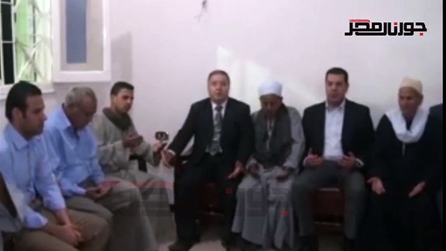 محافظ أسيوط يقدم واجب العزاء لأسرة شهيد العريش ويطلق اسمه على مدرسة بقريته