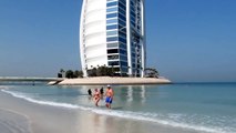 23. ОАЭ. Дубай. Jumeirah Beach Hotel. Пляж. Видео Павла Аксенова