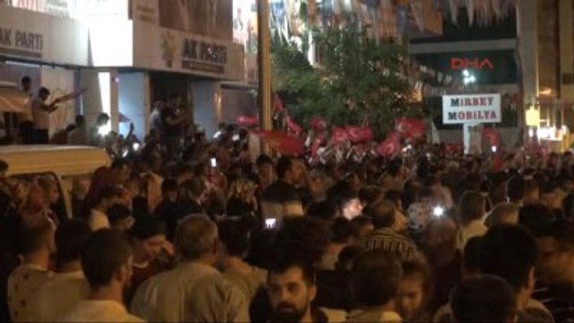 Diyarbakır Doğu ve Güneydoğu'da Halk Sokağa Döküldü