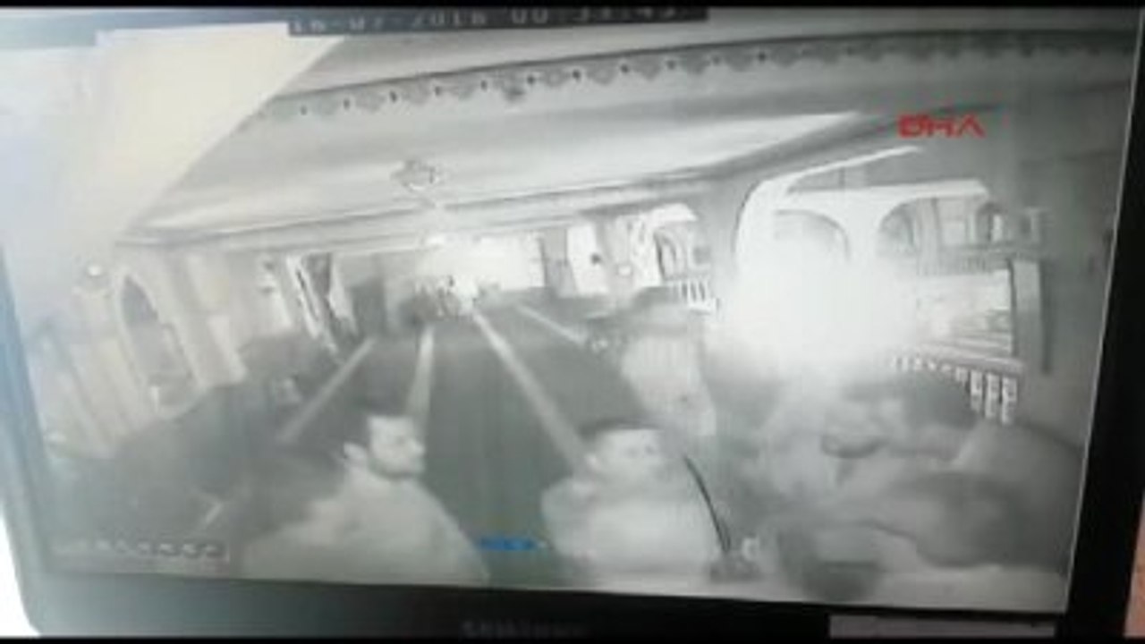 Polatlı'da Halk Topçu Okulu'na Yürüdü, Camiye Giren Yarbay Kaçtı