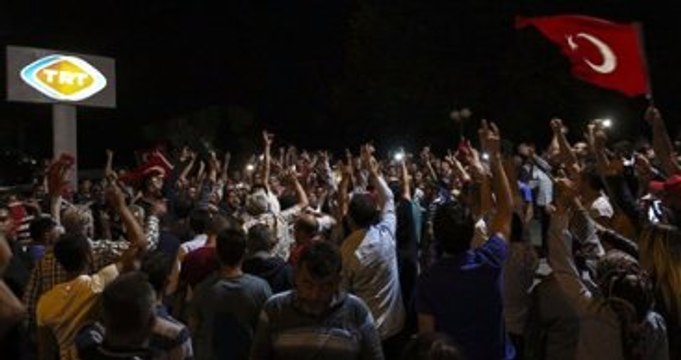 TRT Binasını Basan Darbeciler Çalışanlarını Ölümle Tehdit Etti