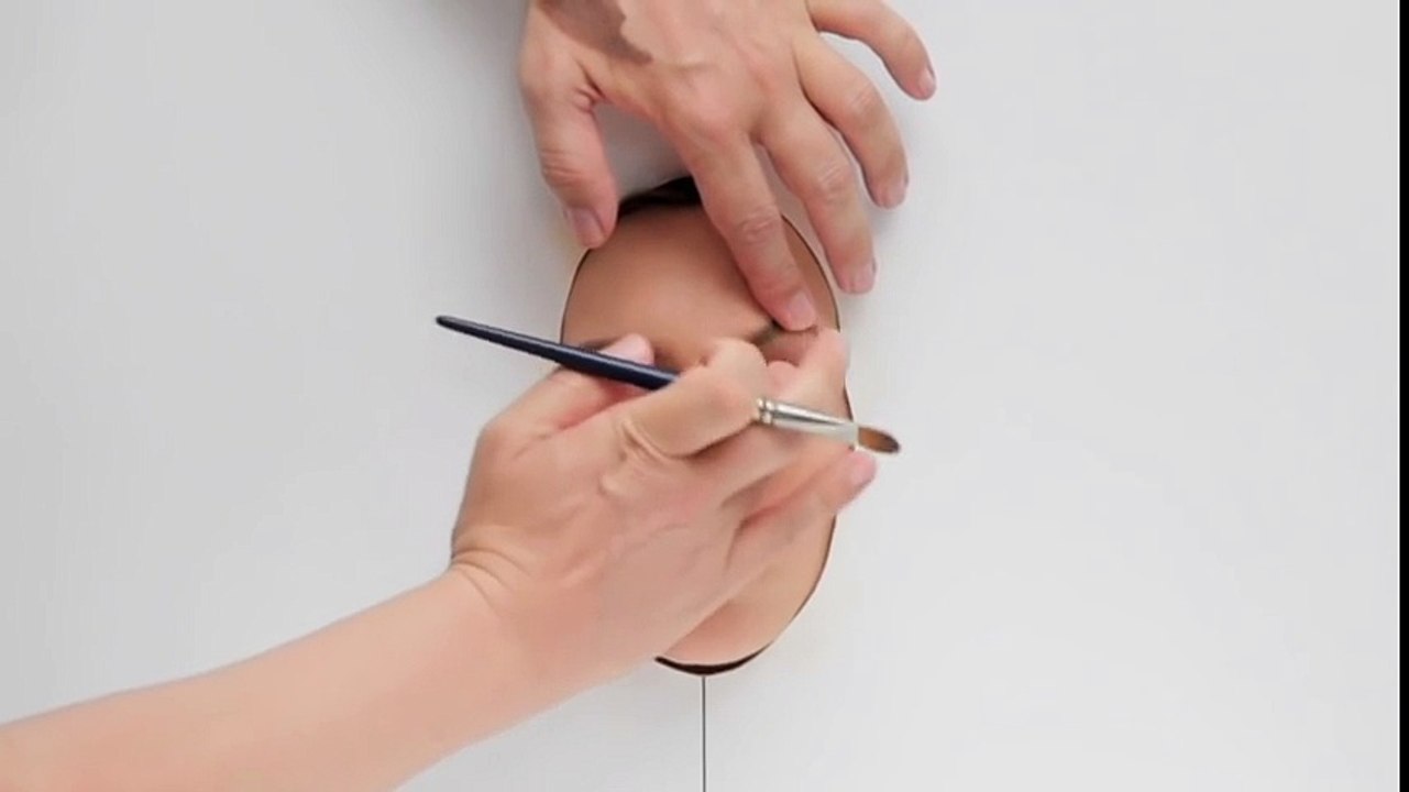 Uite ce înseamnă 365 de zile de machiaj pe fața unei femei! Te vei gândi de două ori înainte să te machezi după ce vezi.