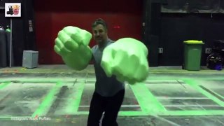 Mark Ruffalo as 'Hulk' has his hands full on the set of 'Thor 3 - Ragnarok' (2017) FIRST LOOK!!