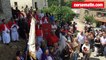 Les pénitents corses défilent dans le village de Bastelica