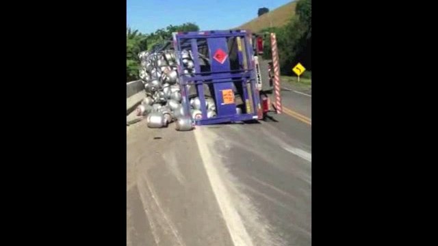 Acidente na BR 101, em Rio Novo do Sul