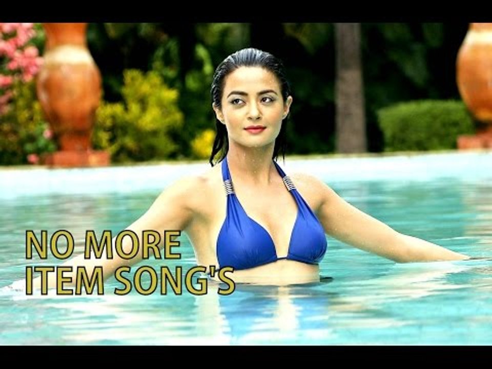 Surveen Chawla Refuses to do Item Numbers