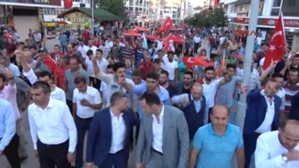 Bolu'da Darbe Girişimine Türk Bayraklı Protesto