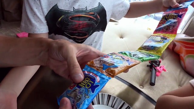 Китайская еда много конфет и вонючие снэки пробуем на вкус еду в Гонконге 70 летний M&M и шоколад