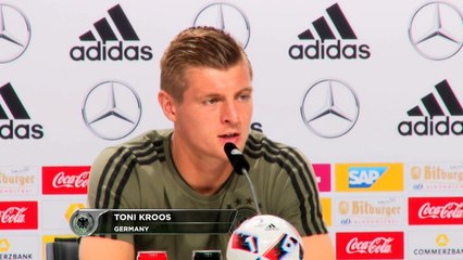 Toni Kroos hofft auf Sami Khediras Italien-Tipps Deutschland - Italien EM 2016