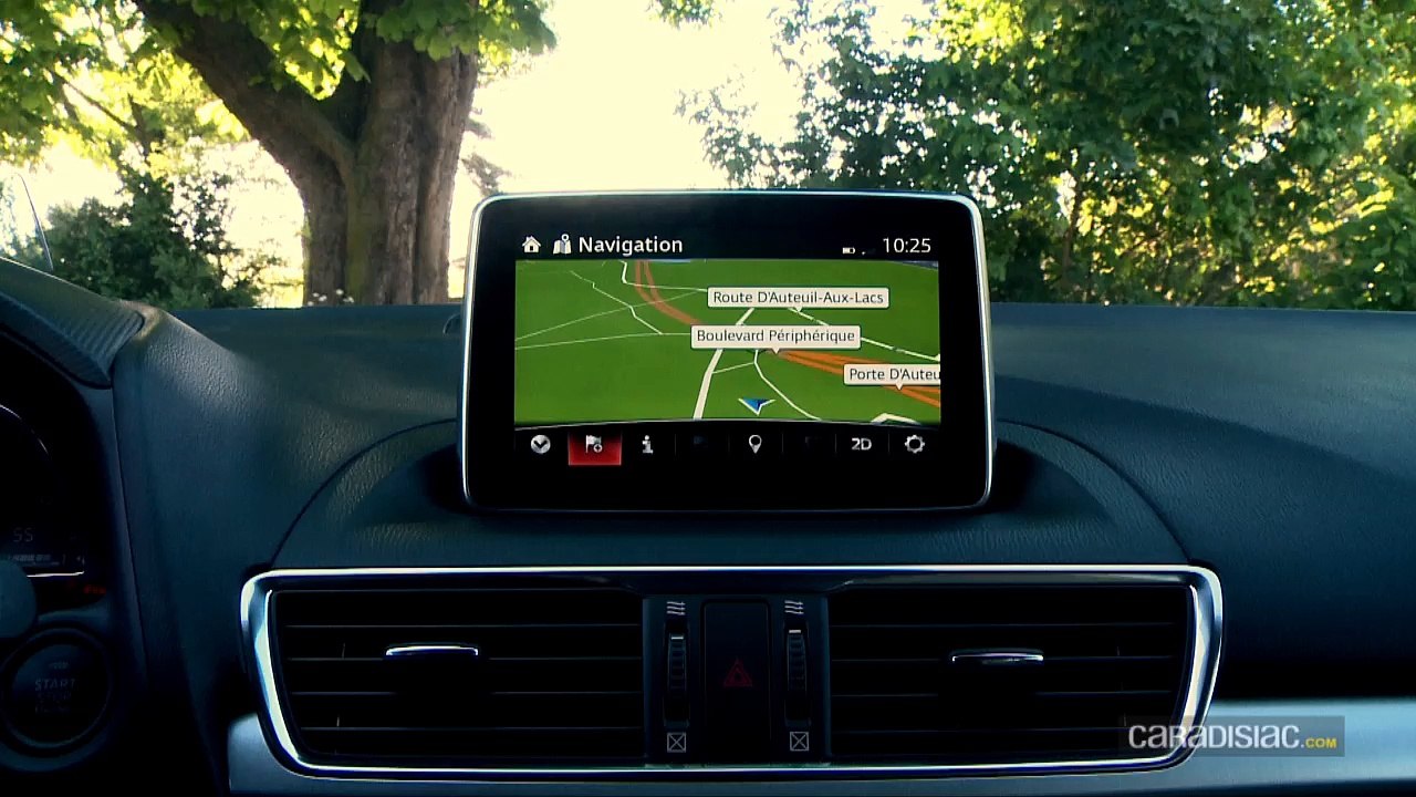 A l'intérieur de la Mazda 3 2.2 SkyActiv-D 150 ch