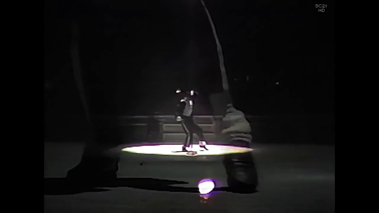 Michael Jackson - Billie Jean - Live at Wembley July 16, 1988 (Studio Version) (LINK IN DESCRIPTION).