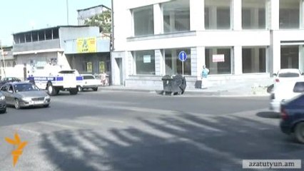 Ermenistan'da Silahlı Bir Grup Polis Karakolunu Bastı