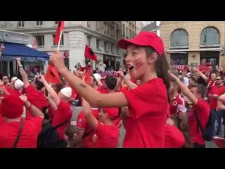 Tifozët kuq e zi në Francë