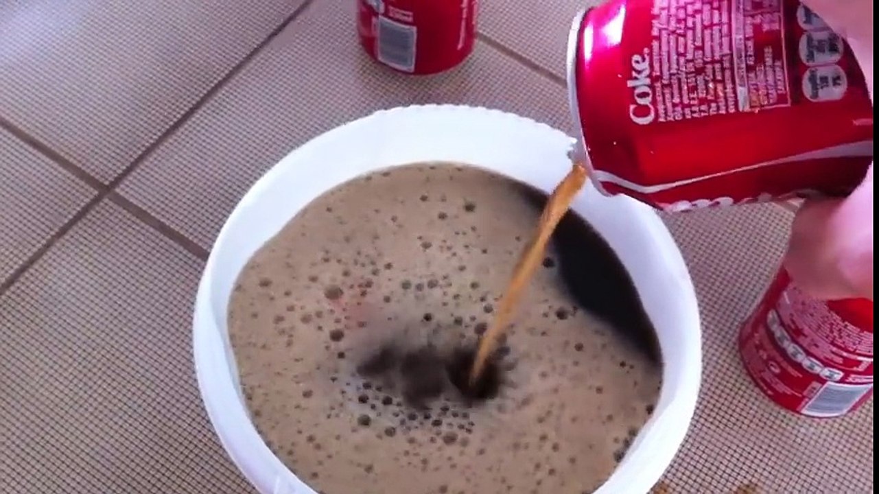 Egg in Coca Cola for 1 Year - Experiment