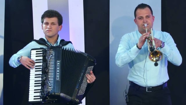 Dali cekas stara majcice - Harizma Bend (Casa Ljubov Cover)