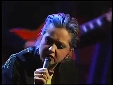 Joni Mitchell Tribue Concert 2001 - 2. Cindy Lauper