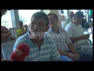 Ora News – Në Fier nis fluksi i aplikimeve për pasaporta