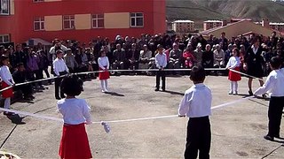 Bitlis Zübeyde Hanım İlköğretim Okulu 23 Nisan Etkinlikleri-Onuncu yıl marşı ve Yıldız