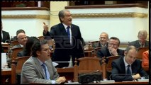 Ora News – Berisha: E keni bërë parlamentin si të mbathurat e Xhelilit