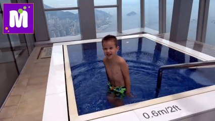 Макс в самом высоком бассейне игрушки в Мак Дональдс и колесо обозрения Секретная жизнь животных