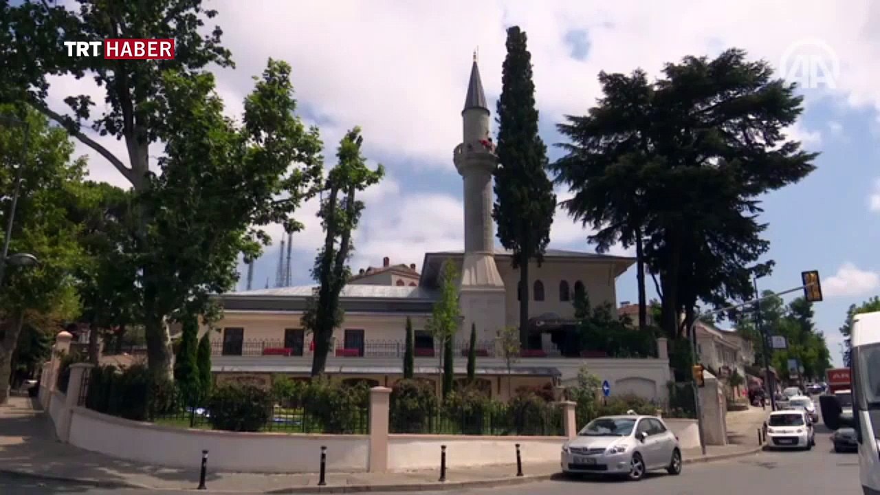 Camilerde şehitler için sela okundu