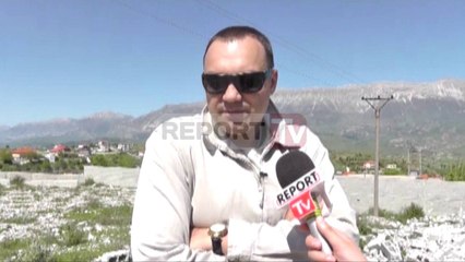 下载视频: Report TV - Gjirokastër, gazetarë rusë të NTV zbresin në Lazarat për dokumentar