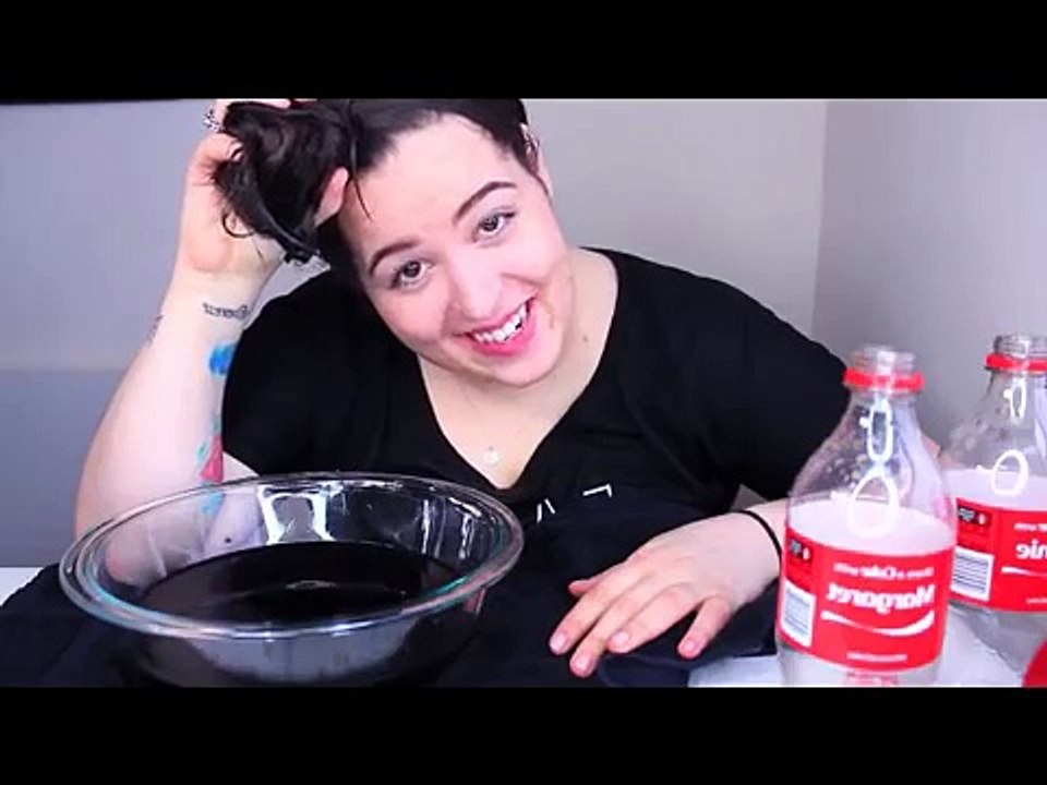 غسلت شعرها بالكوكاكولا!! شاهد النتيجة اش لزك بنيت عمي هههه