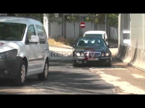 Report TV - Punimet për 'Arenën Kombëtare' rëndojnë trafikun, kaos në rrugë