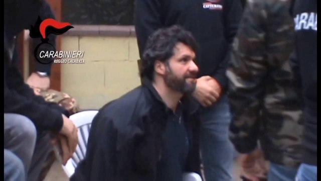 POLICIA ITALIANE ARRESTON BOSIN E NDRANGHETA ISHTE NE KERKIM PREJ 20 VITESH LAJM